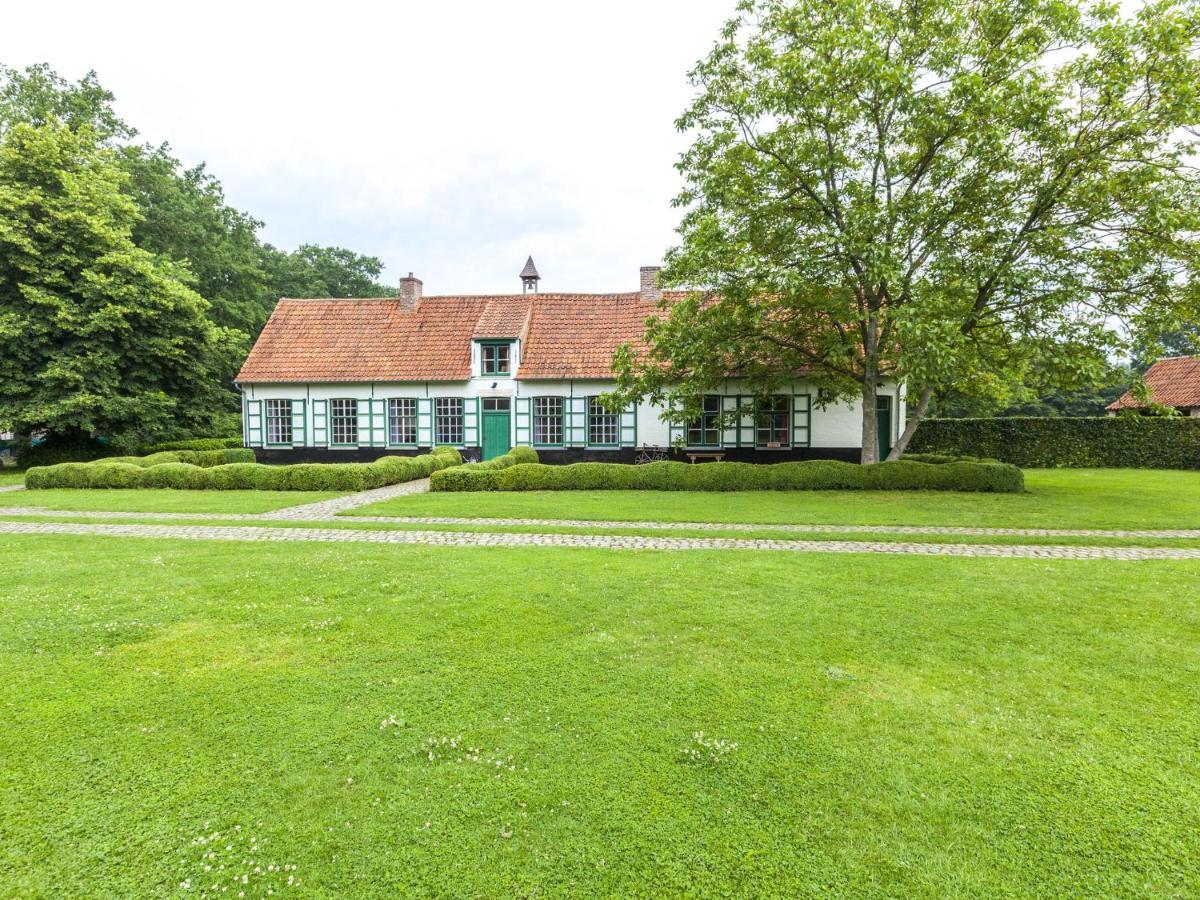 Beautiful Farmhouse In Beernem With Big Garden Exteriör bild